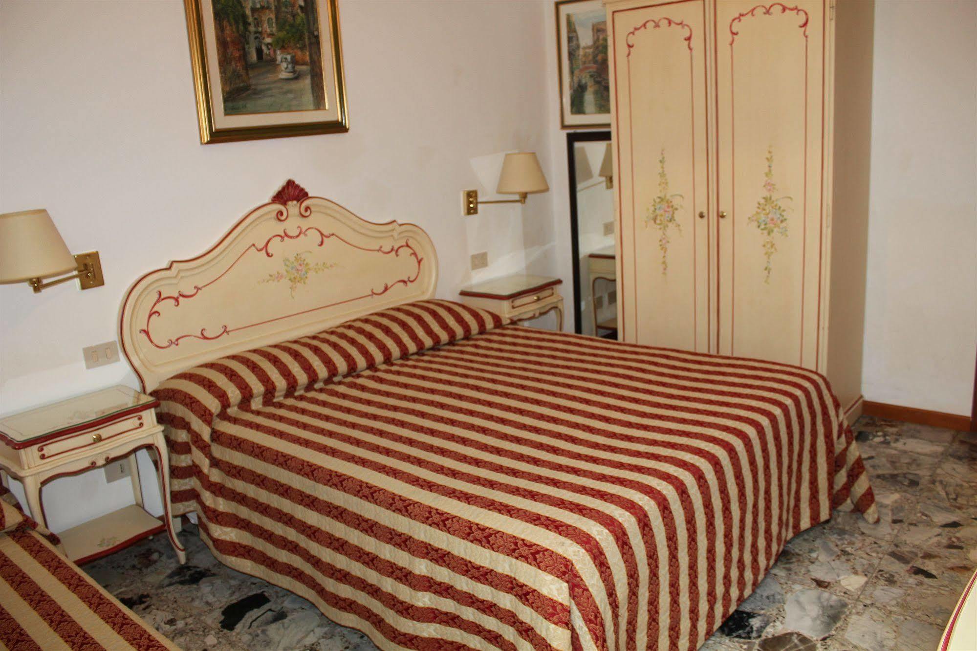Guesthouse Al Profeta Venice Exterior photo