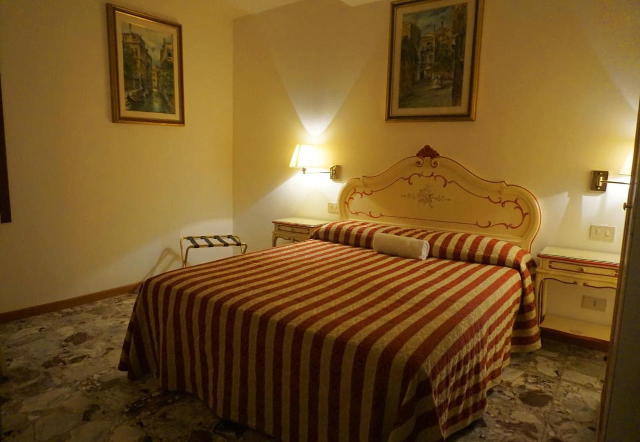 Guesthouse Al Profeta Venice Exterior photo